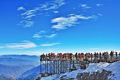 战术回合制角色扮演游戏《Lost Eidolons》将推出试玩